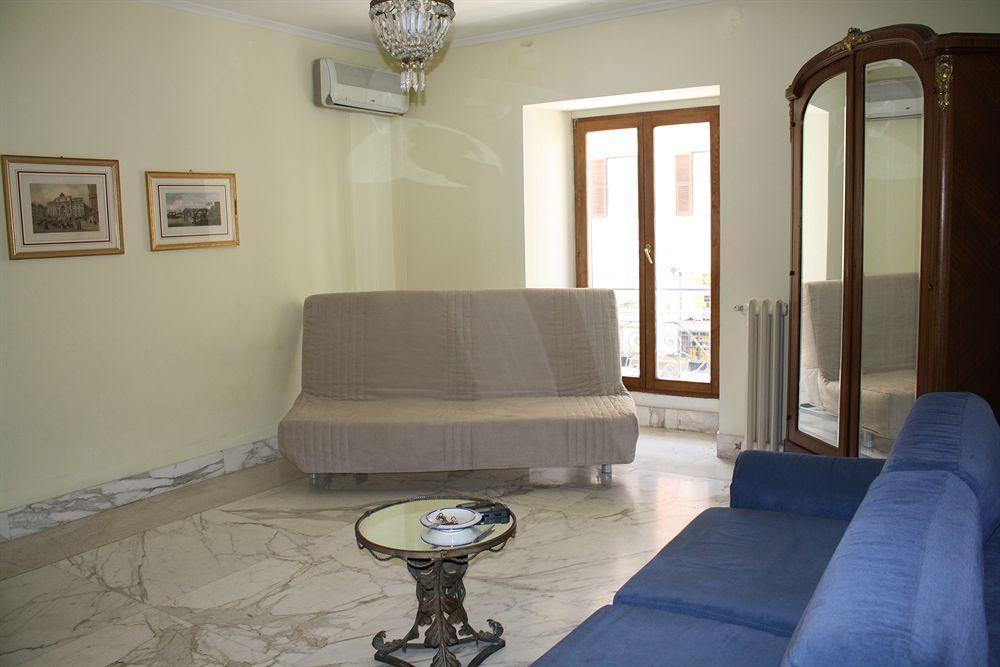 Martina A Piazza Del Popolo Holiday home Rome